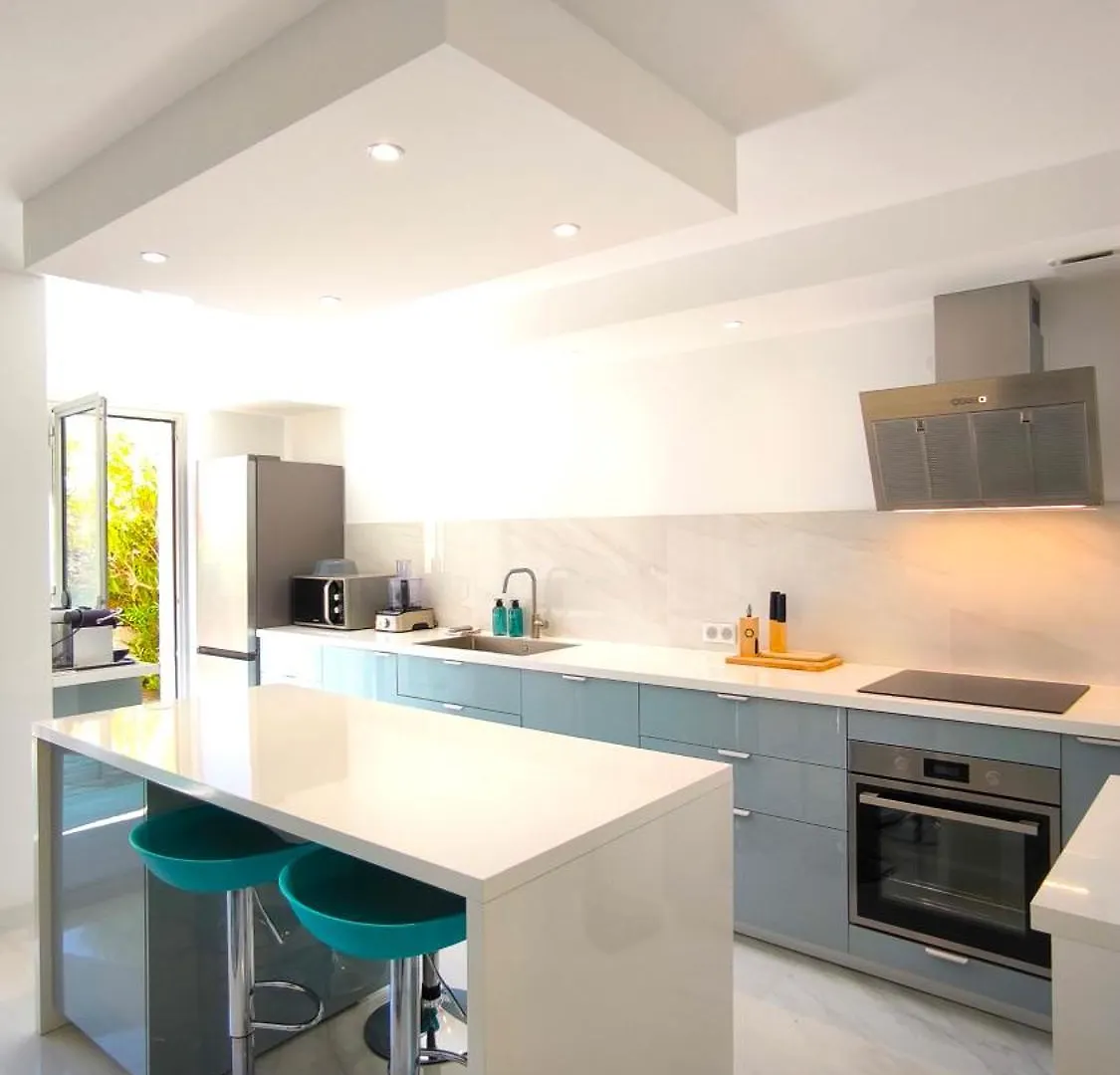 Le Riva - Standing, Parking, Piscine, Terrasse Apartment Cassis 0*,  France